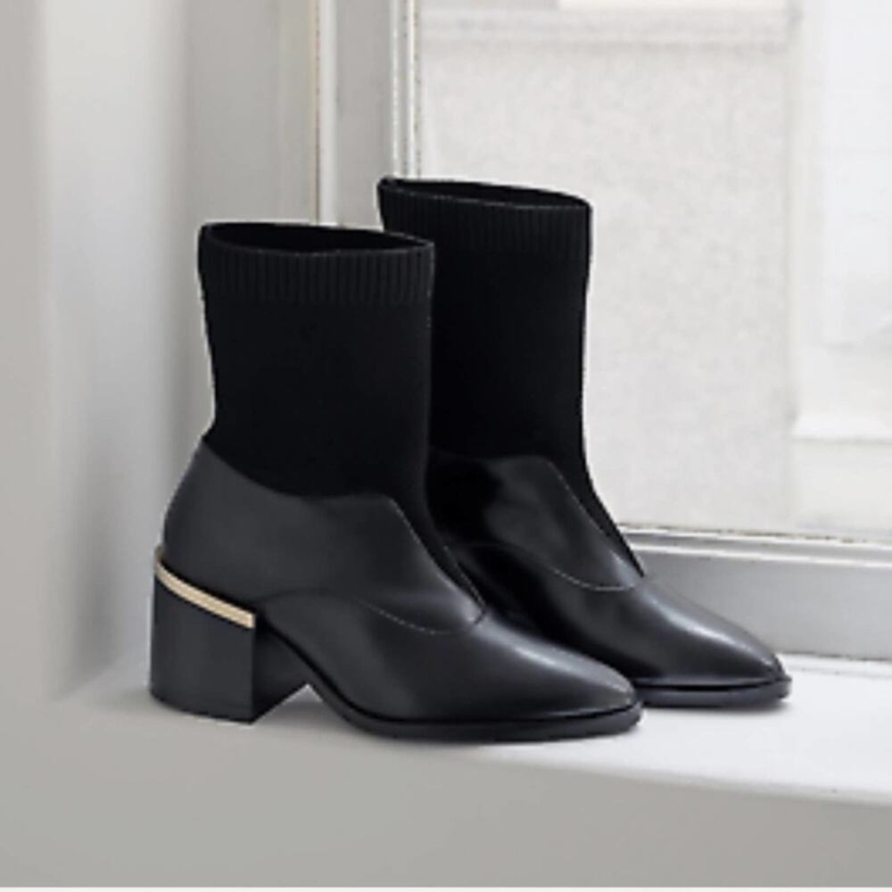 Universal Standard Leather Porto Ankle Sock Boots Women's Made in Portugal Sz 7